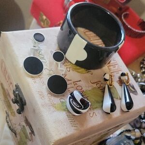 Black and White Jewelry Set